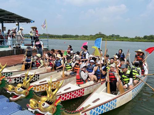 jüngste Unternehmensnachrichten über Shenzhen Hongsinn Precision Co., Ltd., ein führender Hersteller von Präzisionsteilen, feiert das Dragon Boat Festival mit einem aufregenden Ausflug