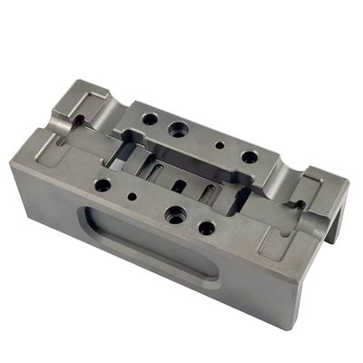 Guter Preis Eine CNC-Bearbeitungsanlage spezialisiert sich auf die Acrylbearbeitung und ist als Aero Dynamic Machining Inc. bekannt. Online